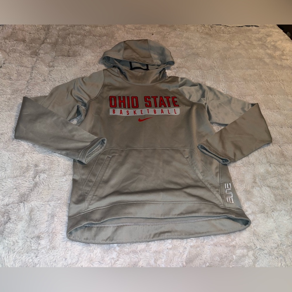 Nike therma fit hoodie